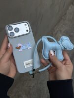 قاب سگ سوسیسی با بند چرم و اویز - تصویر 3